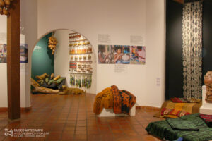 Museo Artecampo - Tejidos Vallegrandinos - fondo Tallados Ayoreode(1)